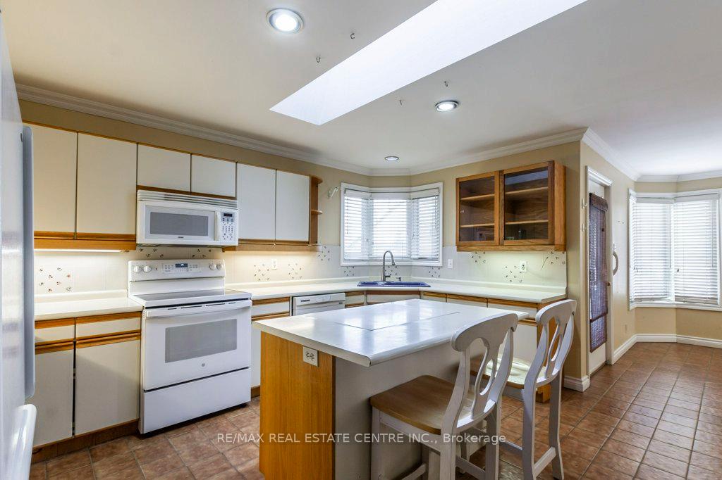 Photo 11 of 845 Willow Avenue, Milton, Dorset Park — HOMEH