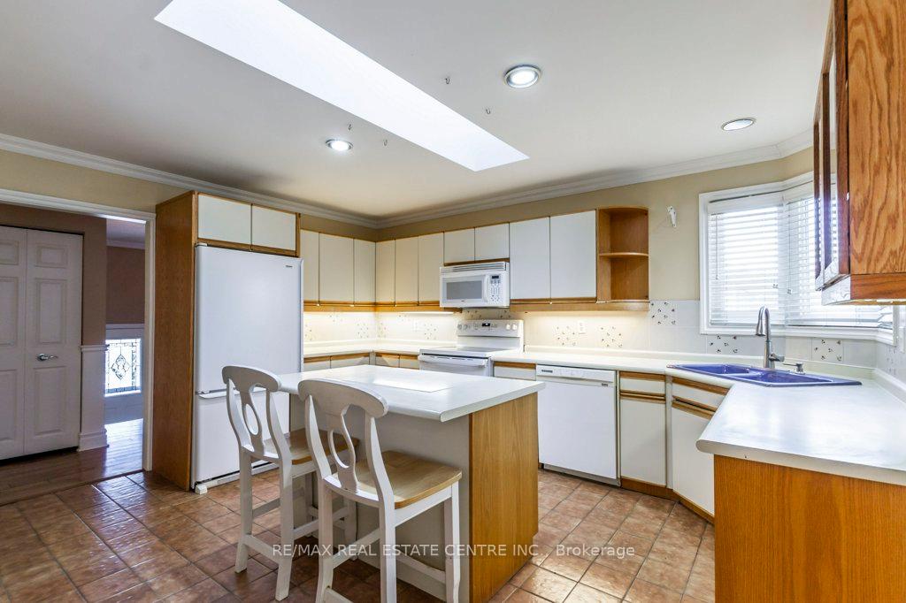 Photo 12 of 845 Willow Avenue, Milton, Dorset Park — HOMEH