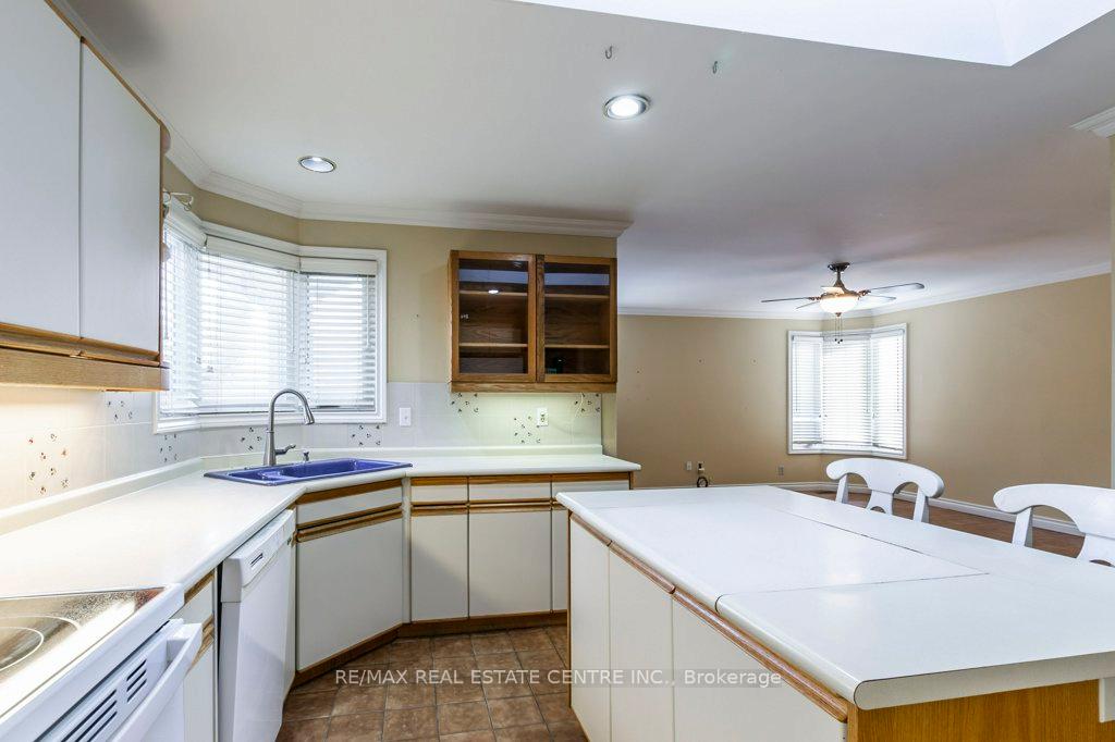 Photo 14 of 845 Willow Avenue, Milton, Dorset Park — HOMEH