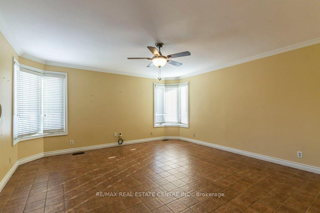 Photo 15 of 845 Willow Avenue, Milton, Dorset Park — HOMEH