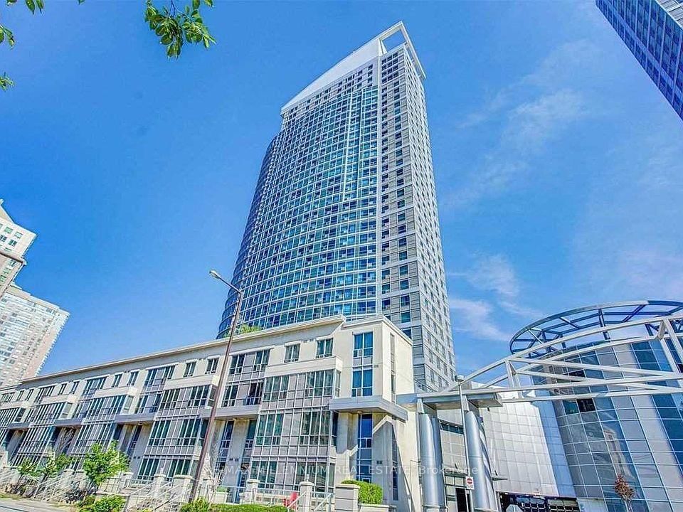 Front of Unit 3316, 36 Lee Centre Dr
