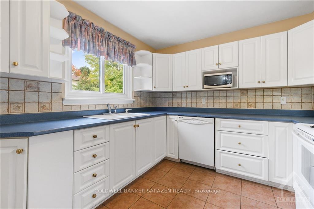 Photo 11 of 17 Winchester Drive, Ottawa, Kanata - Glencairn/Hazeldean — HOMEH
