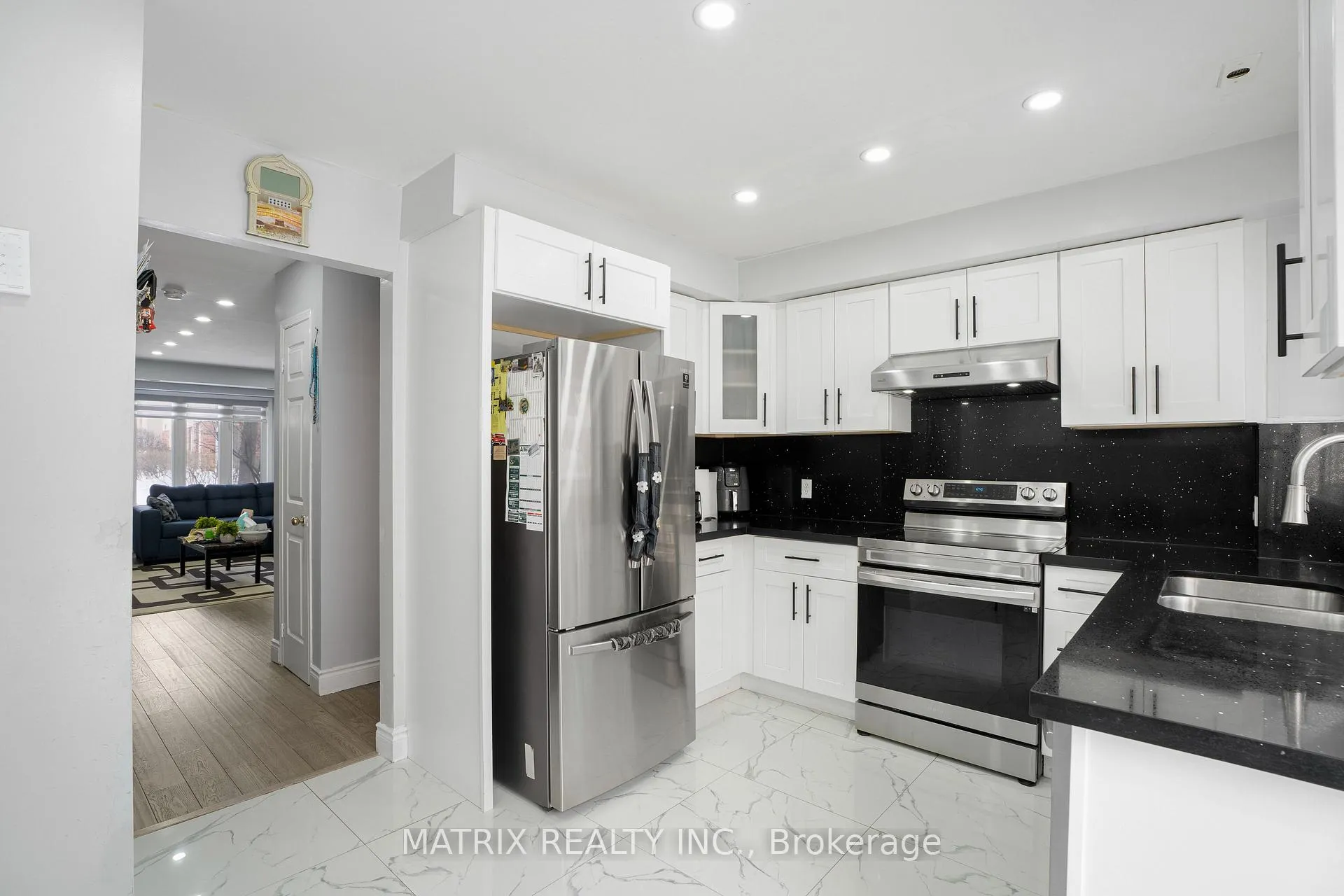 Photo 5 of Unit 1508, 36 Lee Centre Dr, Scarborough, Woburn — HOMEH