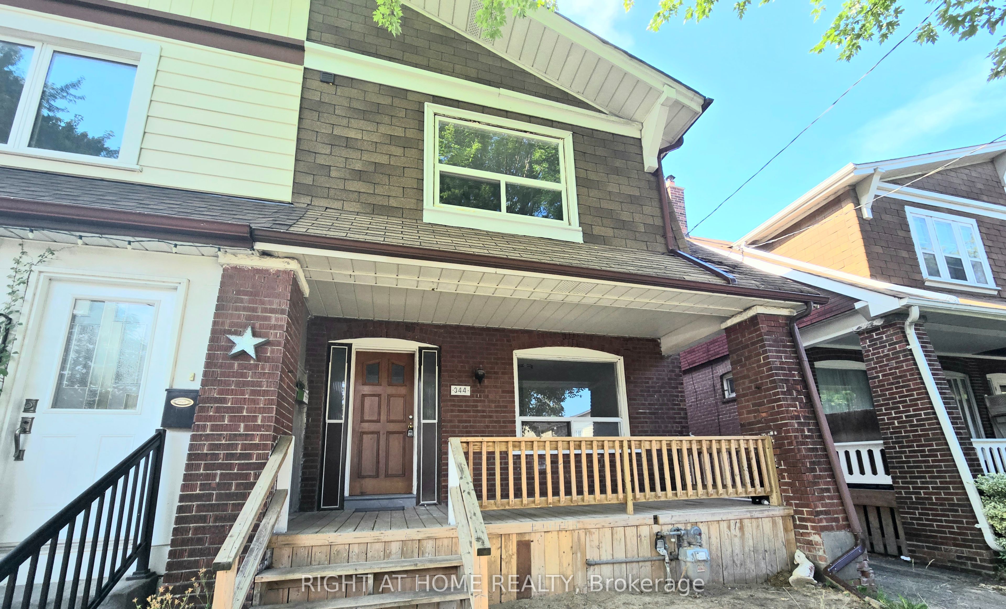 Photo 2 of Unit Main, 344 Glebeholme Boulevard, Toronto, Danforth — HOMEH