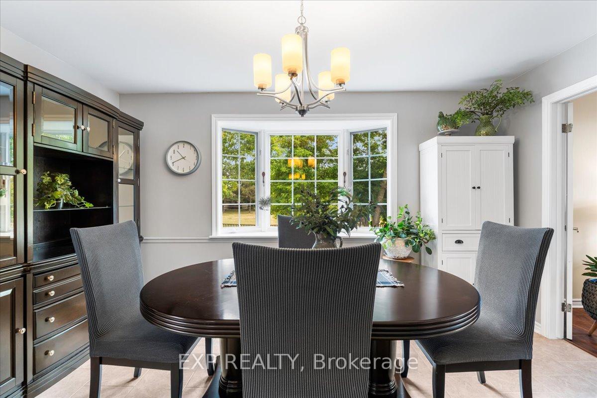 Photo 9 of 24 Carlow Court, Belleville, Belleville Ward — HOMEH