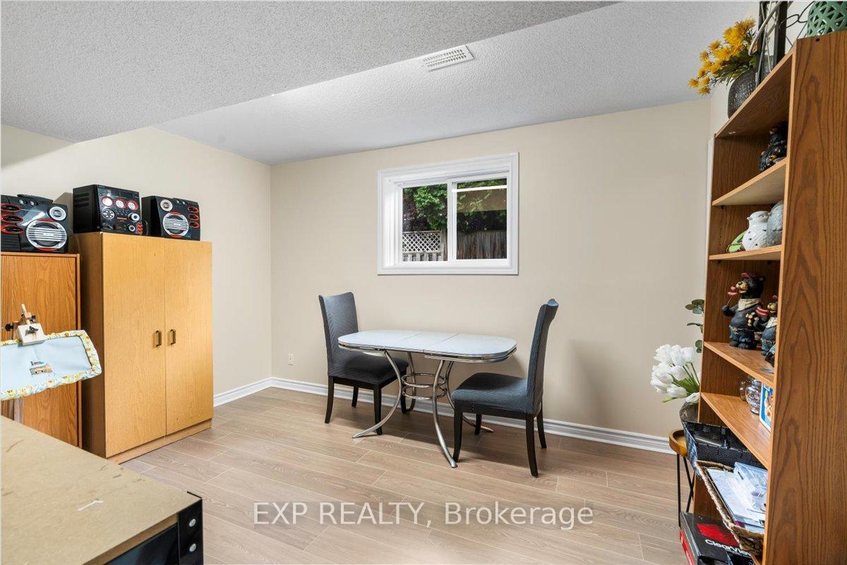 Photo 34 of 24 Carlow Court, Belleville, Belleville Ward — HOMEH