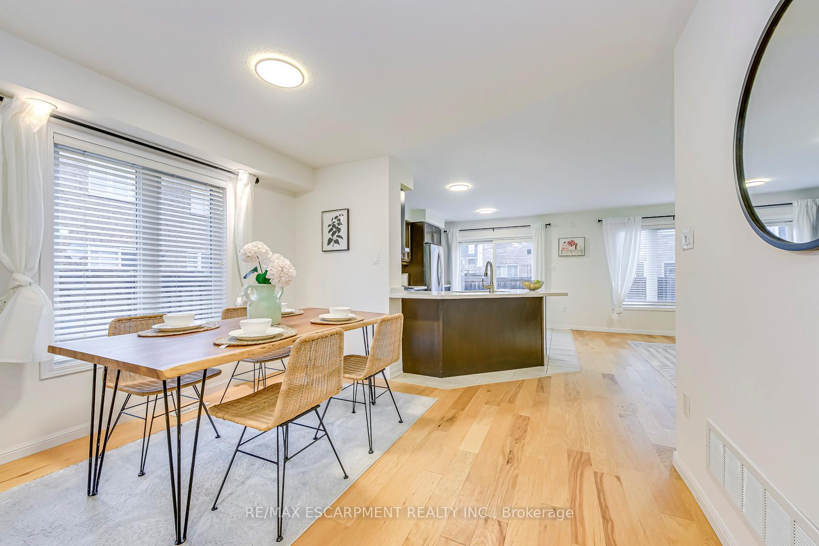 Photo 4 of 614 Cargill Path, Milton, Coates — HOMEH