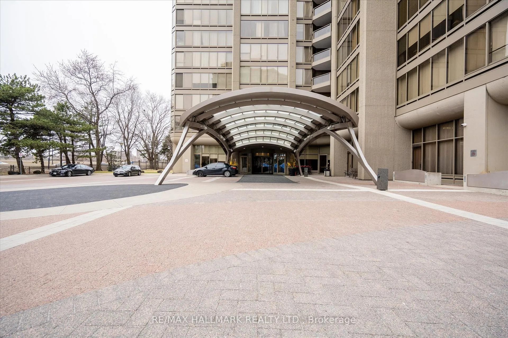 Photo 2 of Unit 1905, 2045 Lakeshore Boulevard W, Etobicoke, Mimico — HOMEH