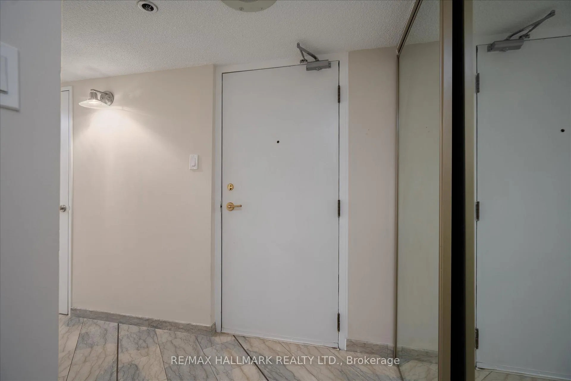 Photo 4 of Unit 1905, 2045 Lakeshore Boulevard W, Etobicoke, Mimico — HOMEH