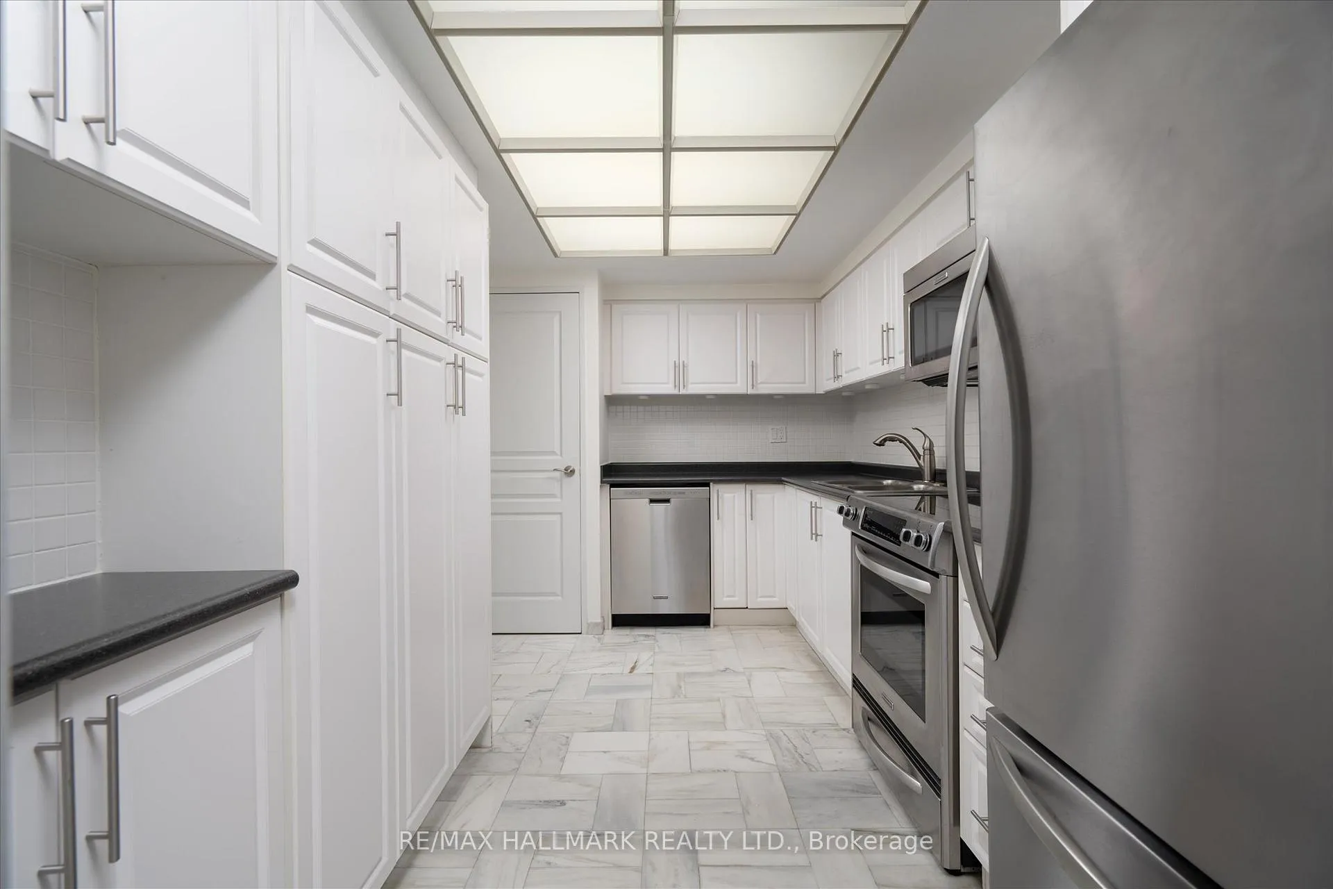 Photo 9 of Unit 1905, 2045 Lakeshore Boulevard W, Etobicoke, Mimico — HOMEH