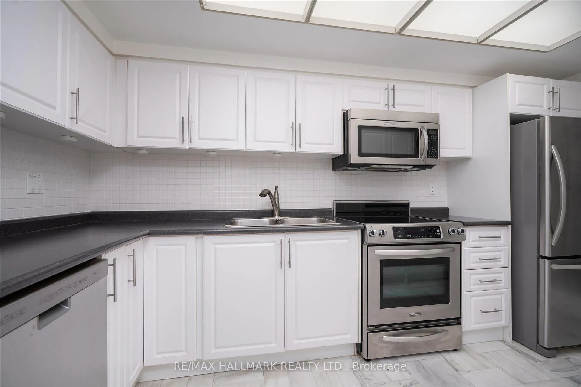 Photo 10 of Unit 1905, 2045 Lakeshore Boulevard W, Etobicoke, Mimico — HOMEH