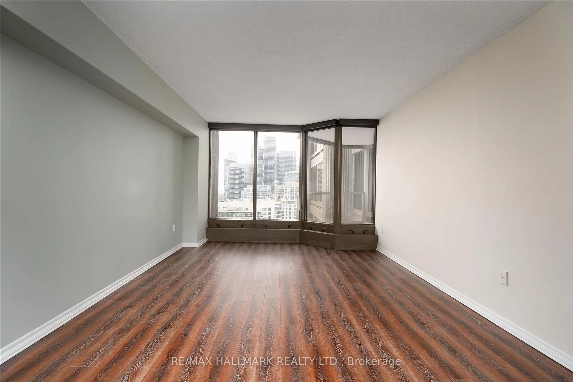 Photo 12 of Unit 1905, 2045 Lakeshore Boulevard W, Etobicoke, Mimico — HOMEH