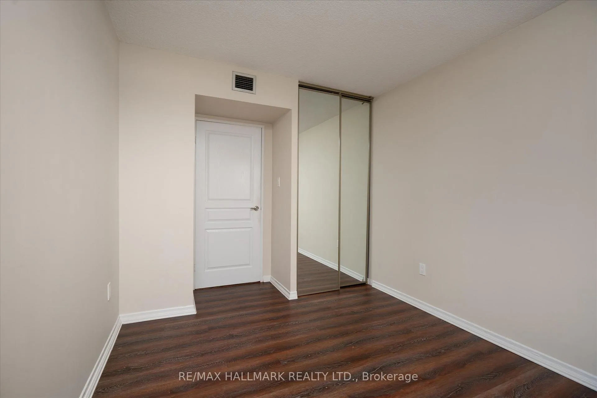 Photo 15 of Unit 1905, 2045 Lakeshore Boulevard W, Etobicoke, Mimico — HOMEH
