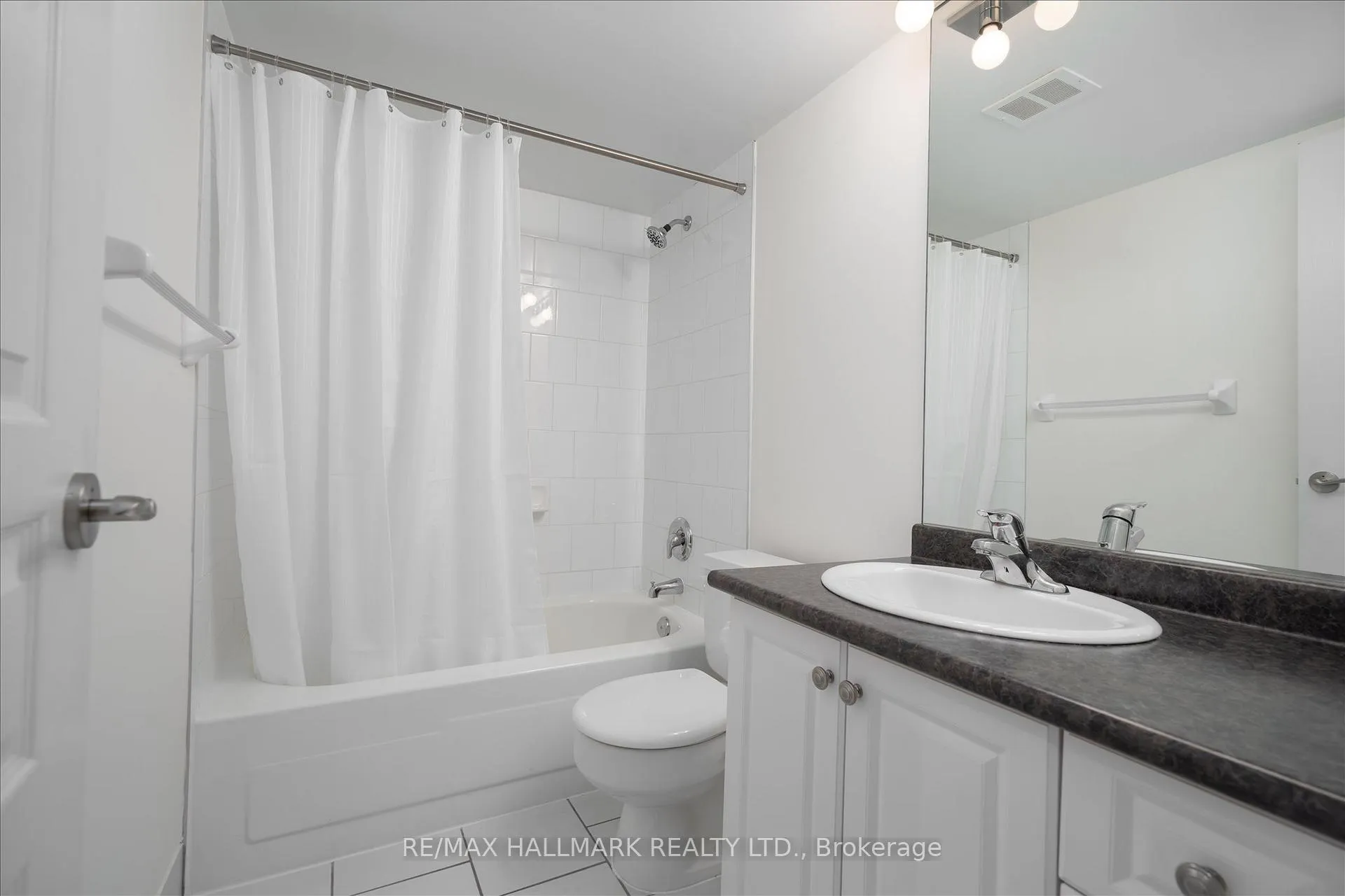 Photo 17 of Unit 1905, 2045 Lakeshore Boulevard W, Etobicoke, Mimico — HOMEH