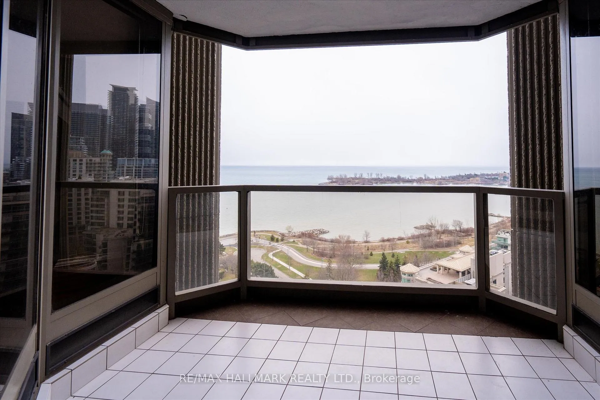 Photo 19 of Unit 1905, 2045 Lakeshore Boulevard W, Etobicoke, Mimico — HOMEH