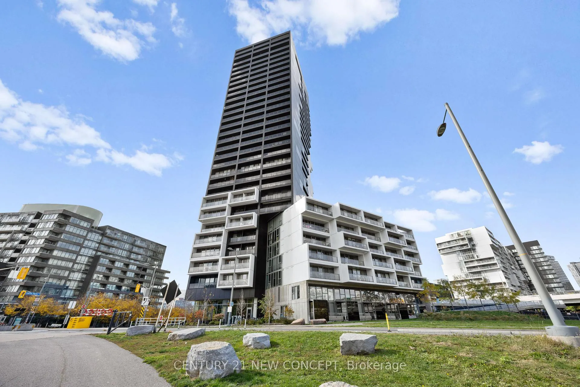 Photo 3 of Unit 1112, 170 Bayview Avenue, Toronto, Moss Park — HOMEH