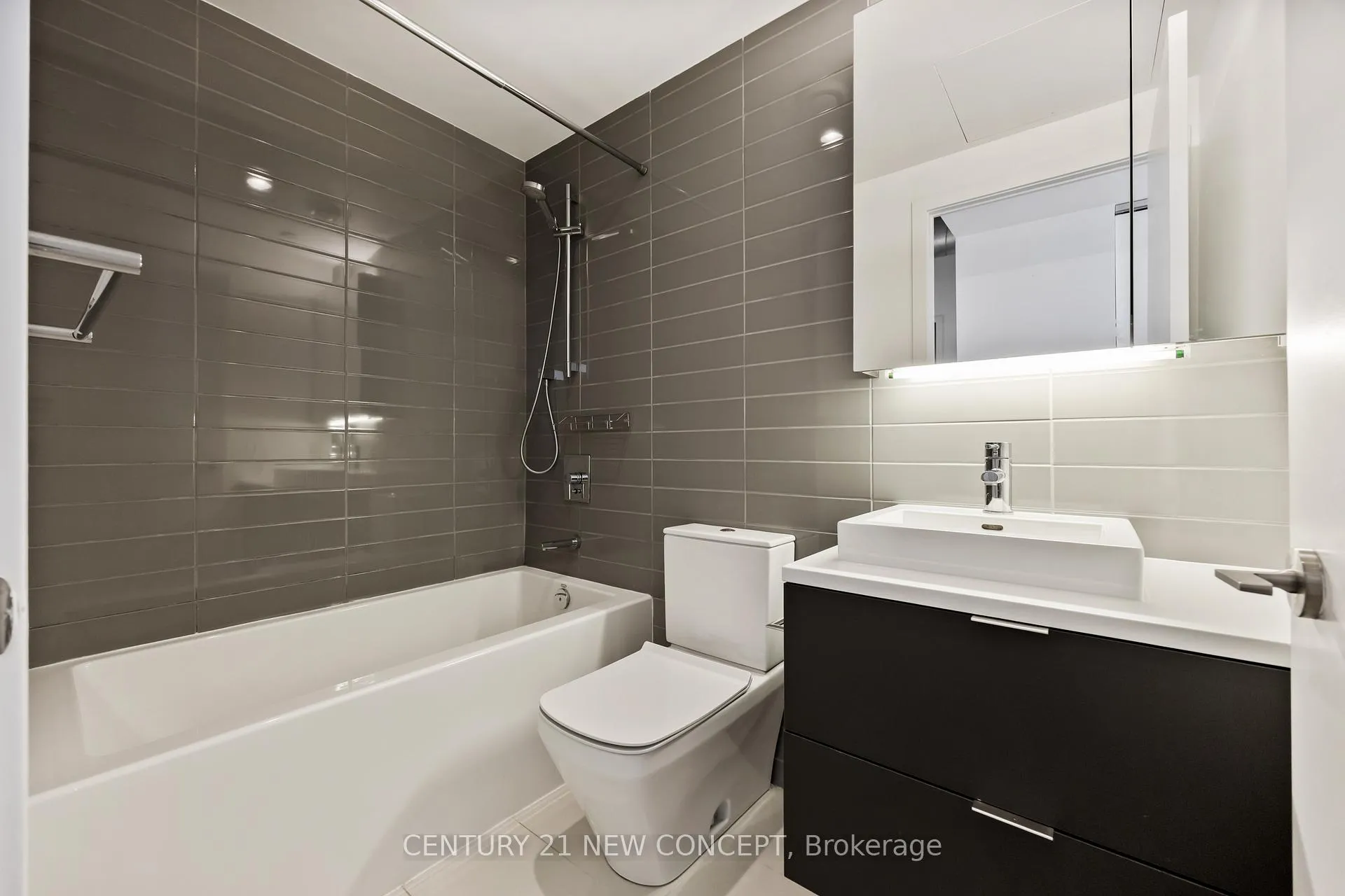 Photo 16 of Unit 1112, 170 Bayview Avenue, Toronto, Moss Park — HOMEH