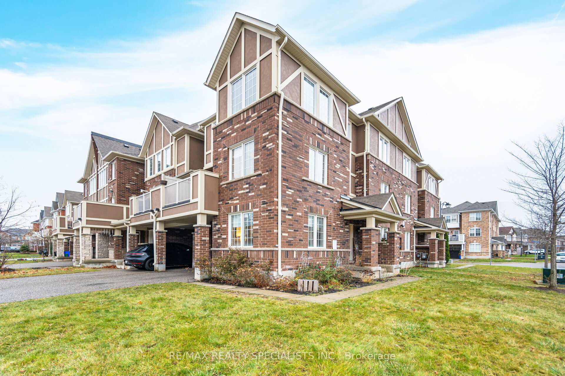 Photo 2 of 1629 Gainer Crescent, Milton, Clarke — HOMEH