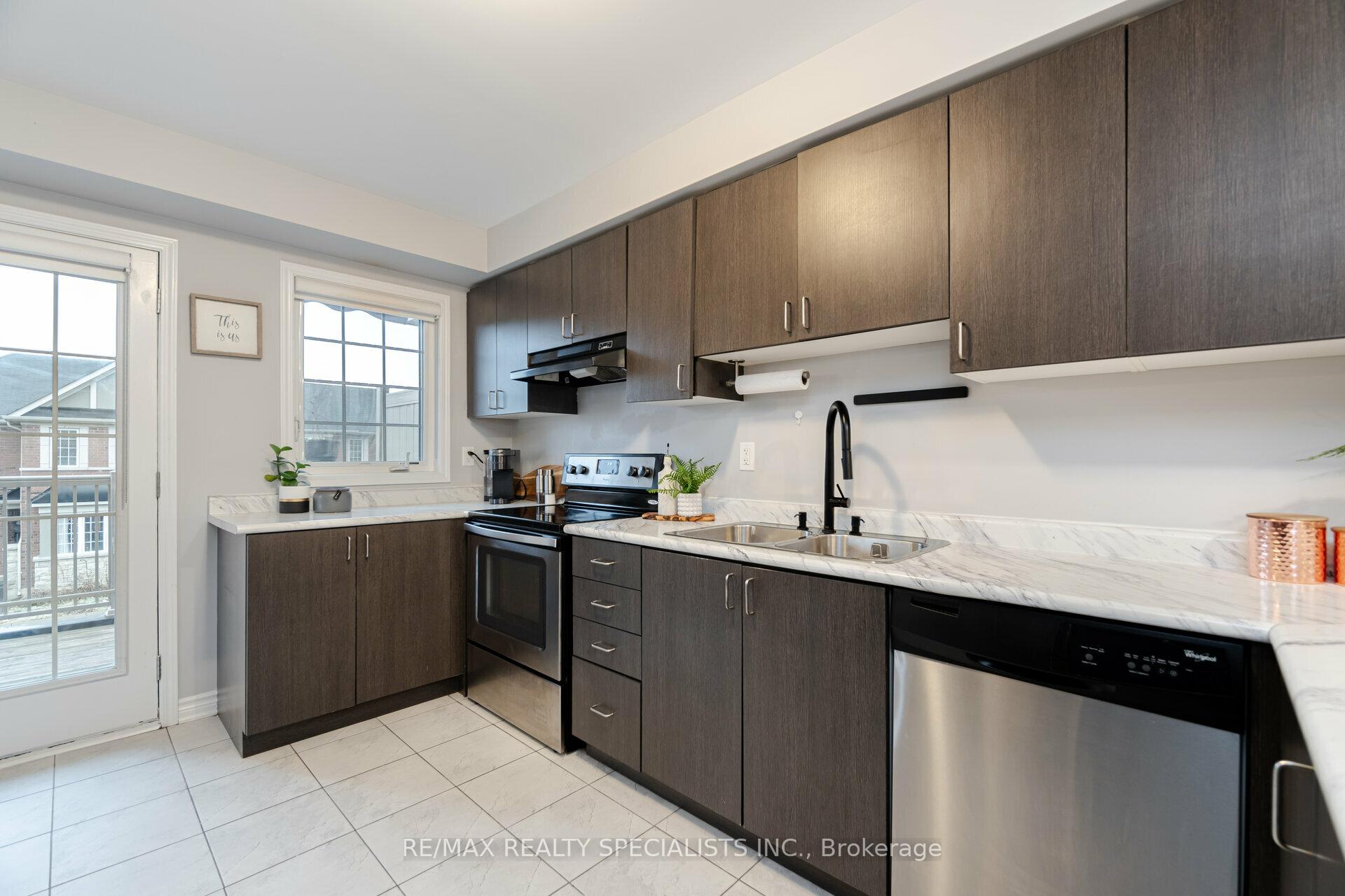 Photo 8 of 1629 Gainer Crescent, Milton, Clarke — HOMEH