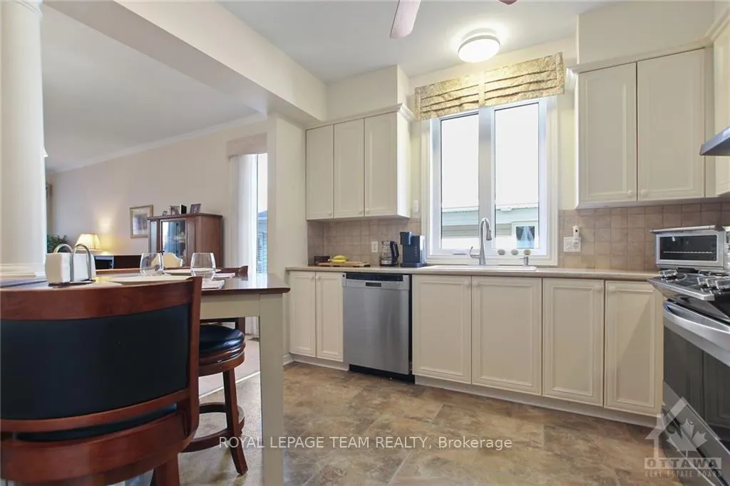 Photo 18 of 317 Breckenridge Crescent, Ottawa, Kanata - Morgan's Grant/South March — HOMEH