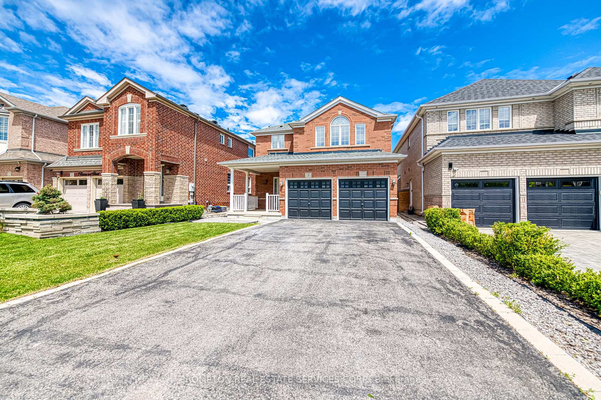 Photo 1 of 5 Casemount Street, Aurora, Bayview Northeast — HOMEH
