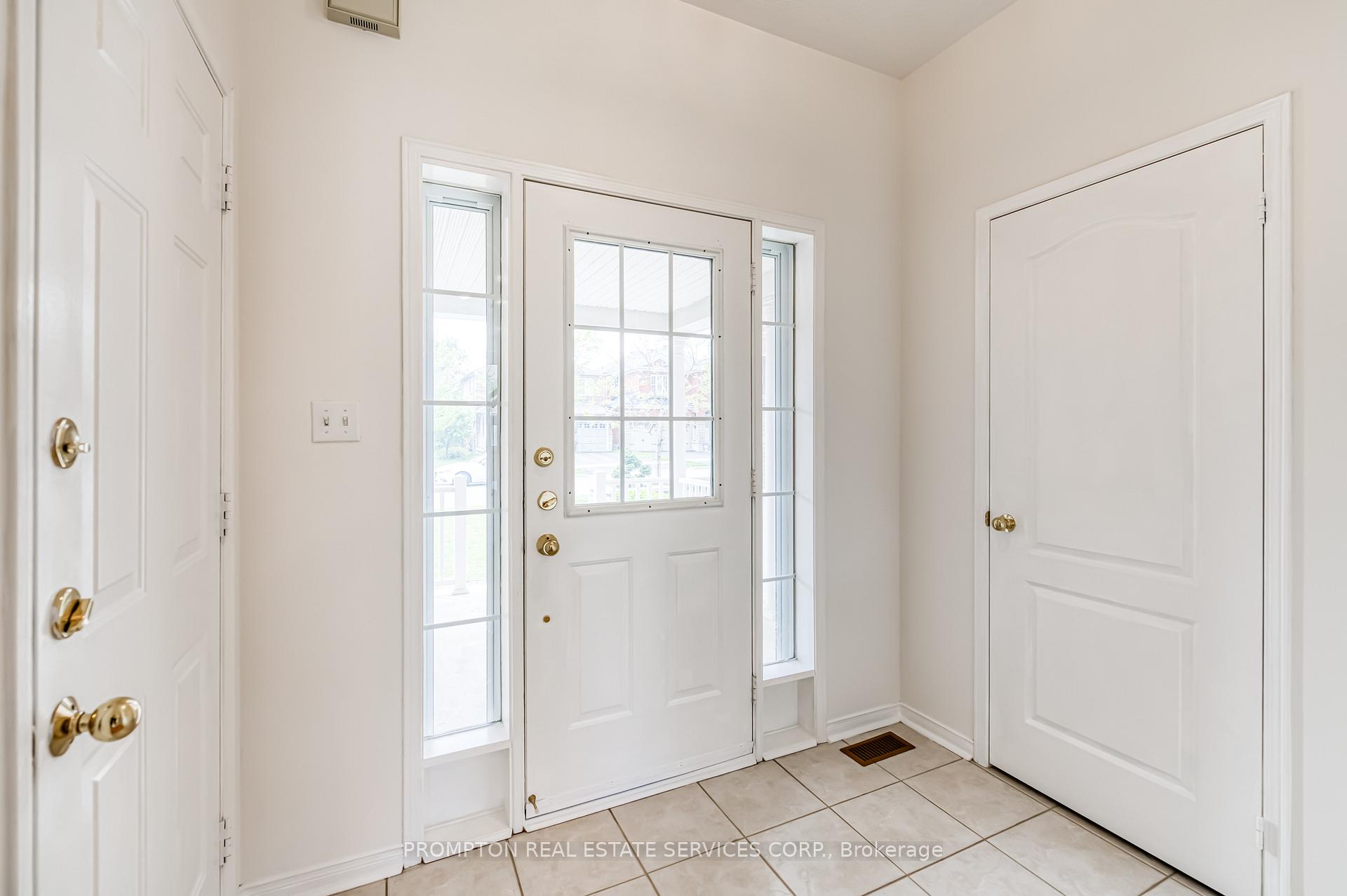 Photo 10 of 5 Casemount Street, Aurora, Bayview Northeast — HOMEH
