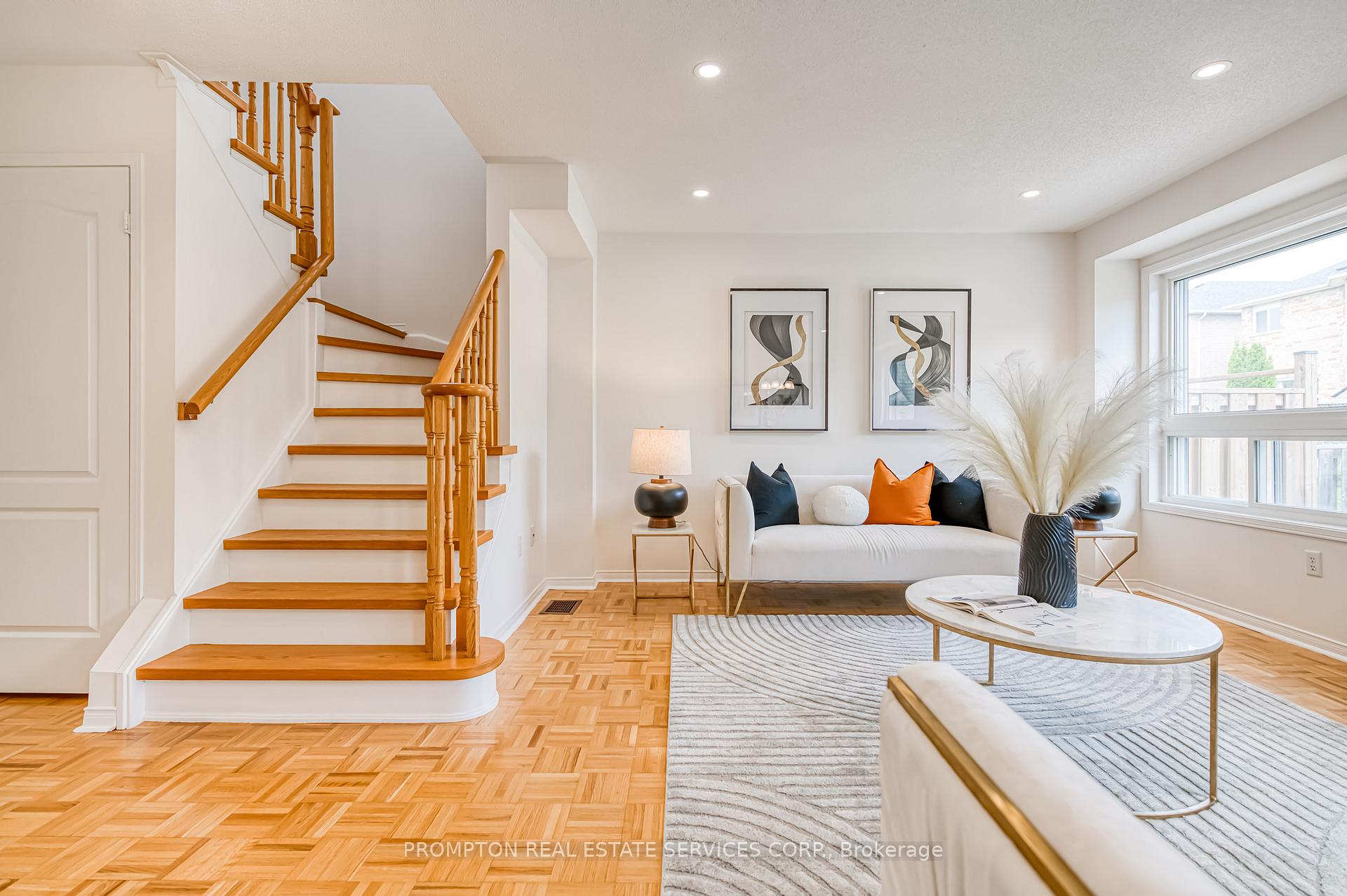 Photo 6 of 5 Casemount Street, Aurora, Bayview Northeast — HOMEH