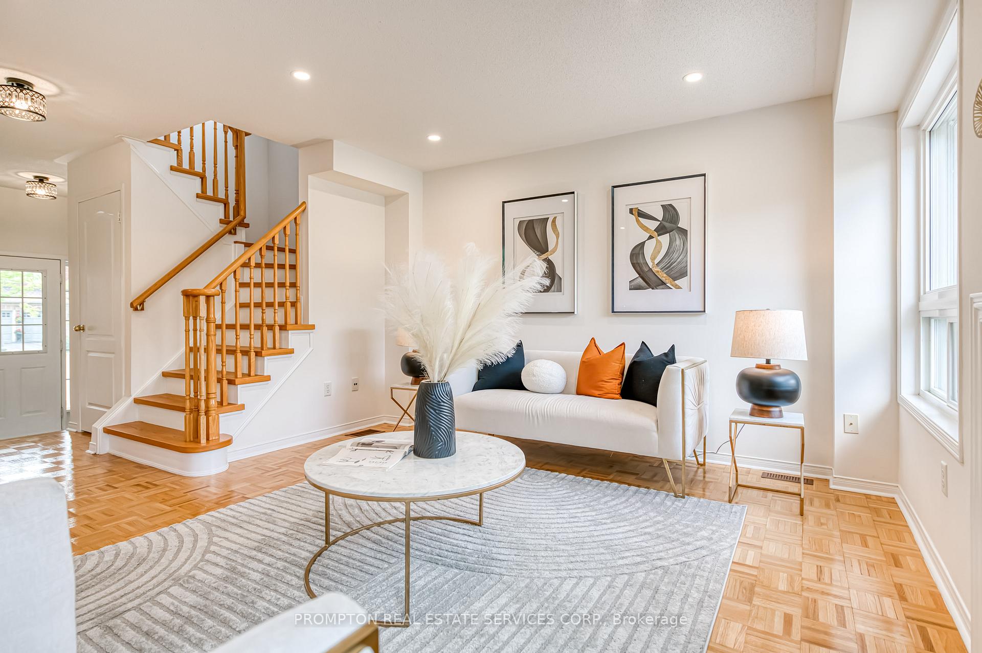 Photo 5 of 5 Casemount Street, Aurora, Bayview Northeast — HOMEH