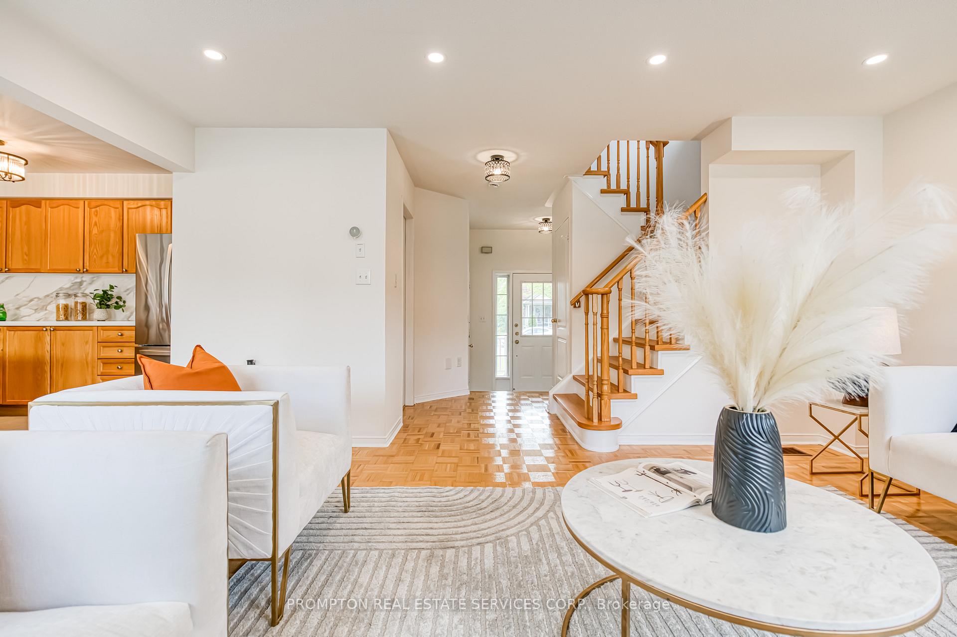 Photo 8 of 5 Casemount Street, Aurora, Bayview Northeast — HOMEH