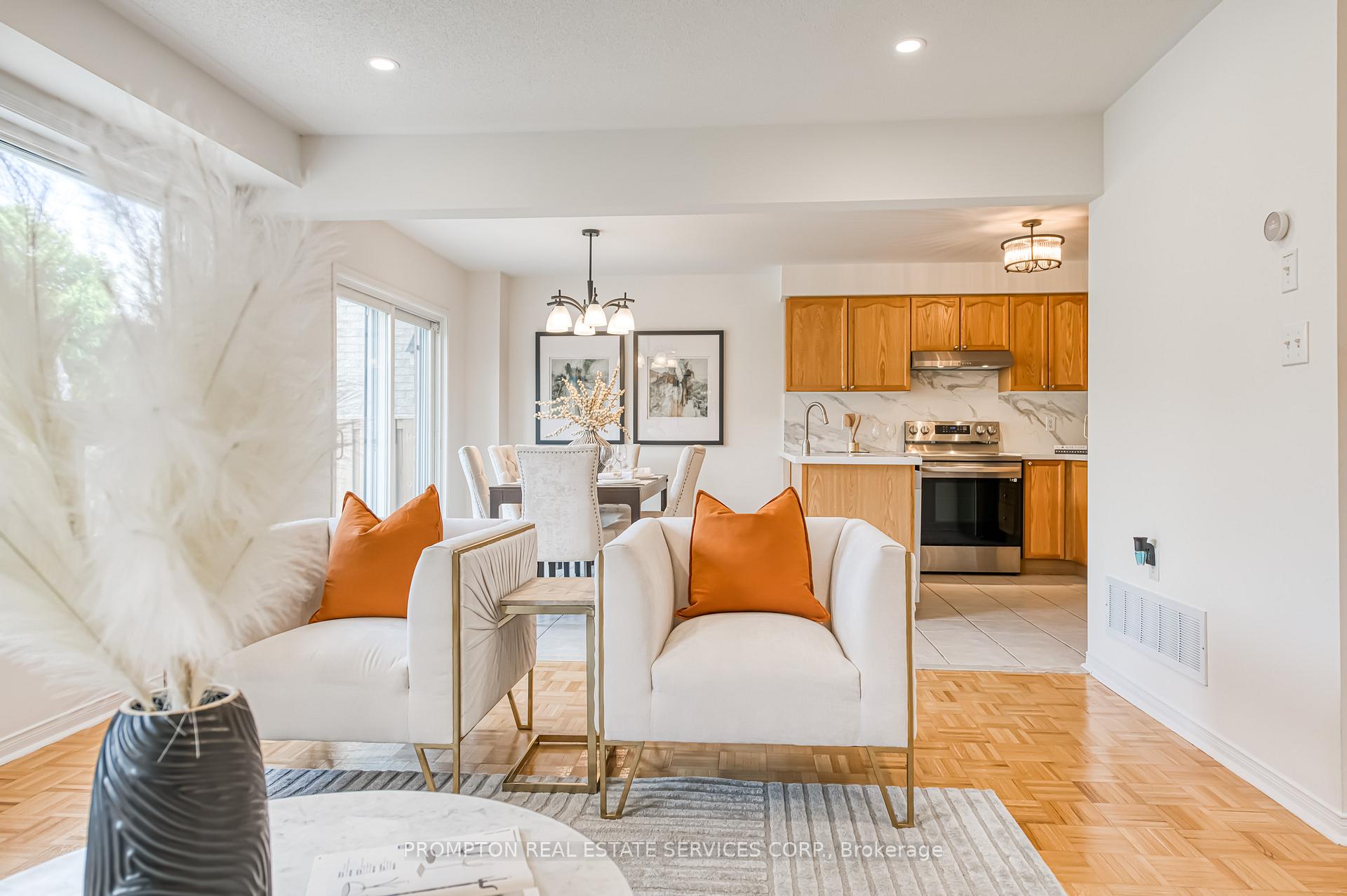 Photo 7 of 5 Casemount Street, Aurora, Bayview Northeast — HOMEH