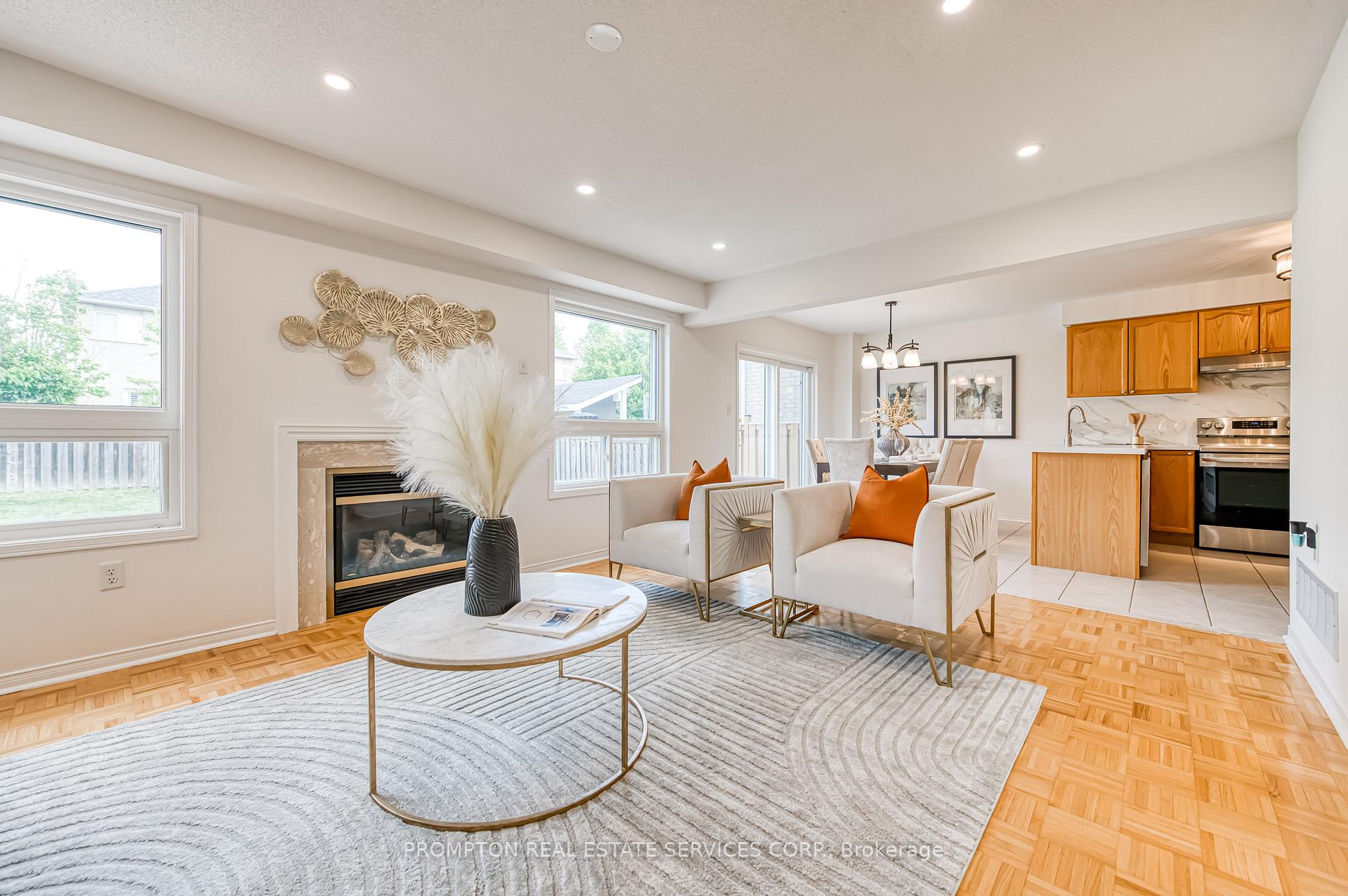 Photo 9 of 5 Casemount Street, Aurora, Bayview Northeast — HOMEH