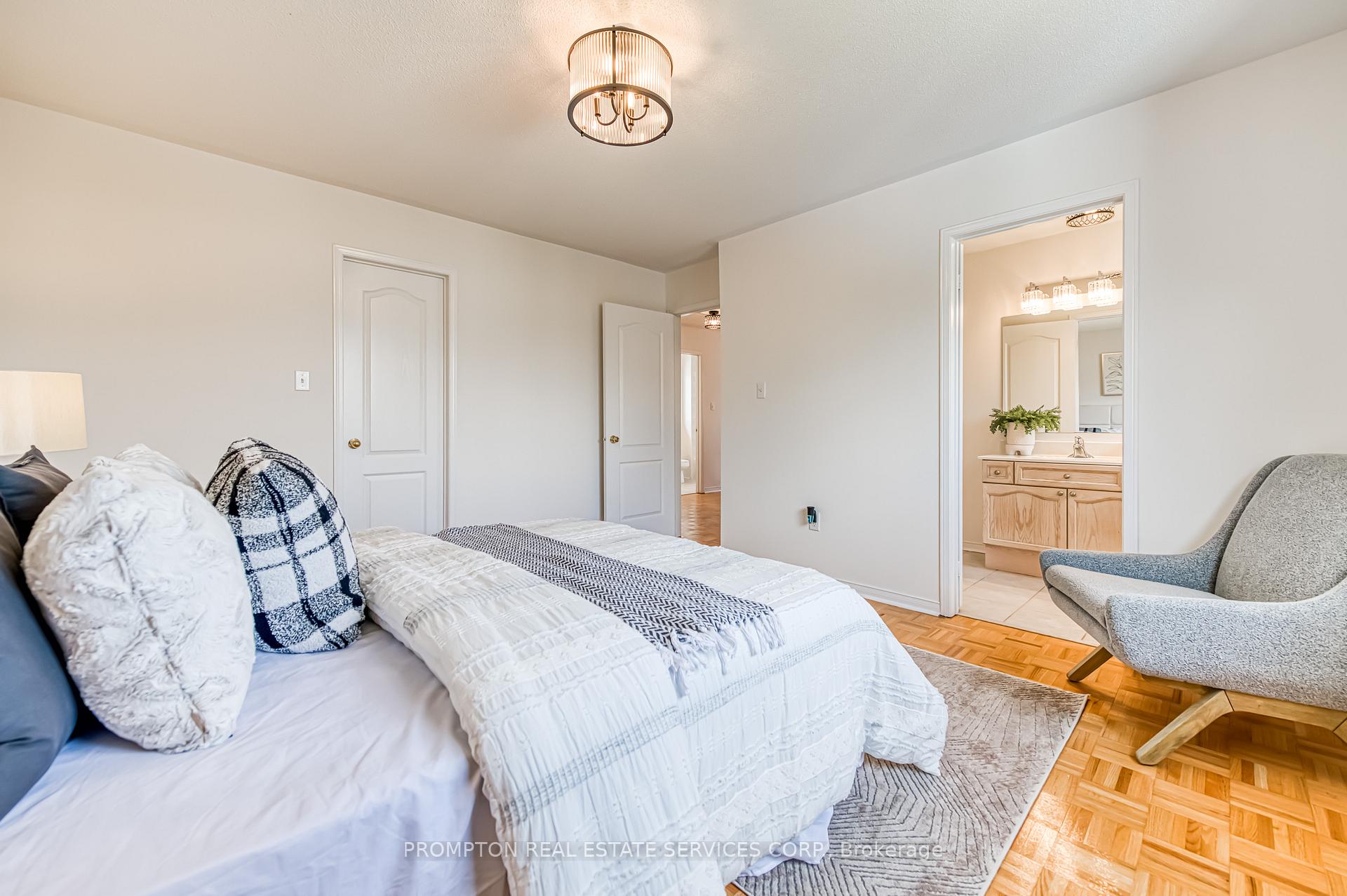 Photo 20 of 5 Casemount Street, Aurora, Bayview Northeast — HOMEH