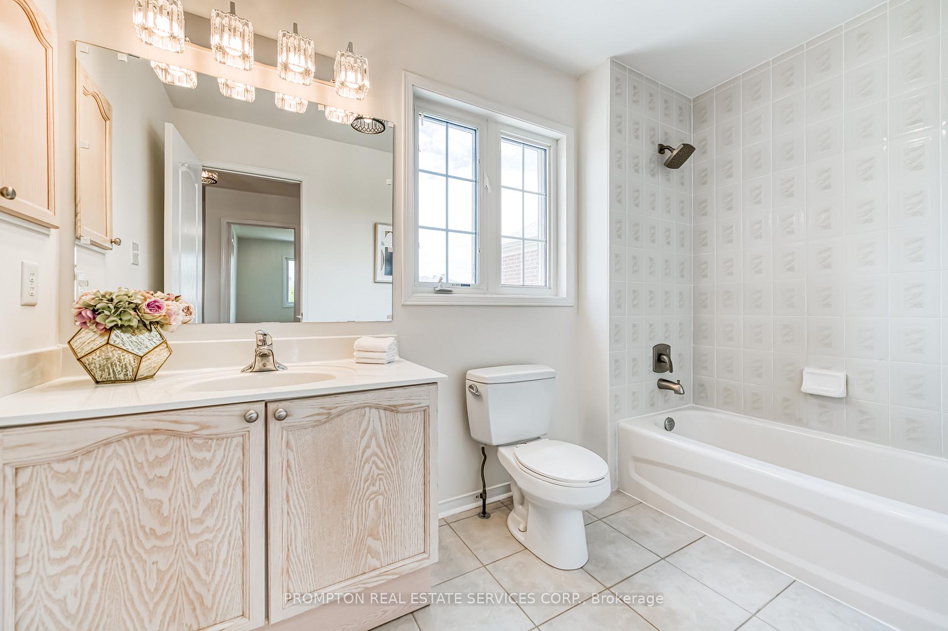 Photo 26 of 5 Casemount Street, Aurora, Bayview Northeast — HOMEH