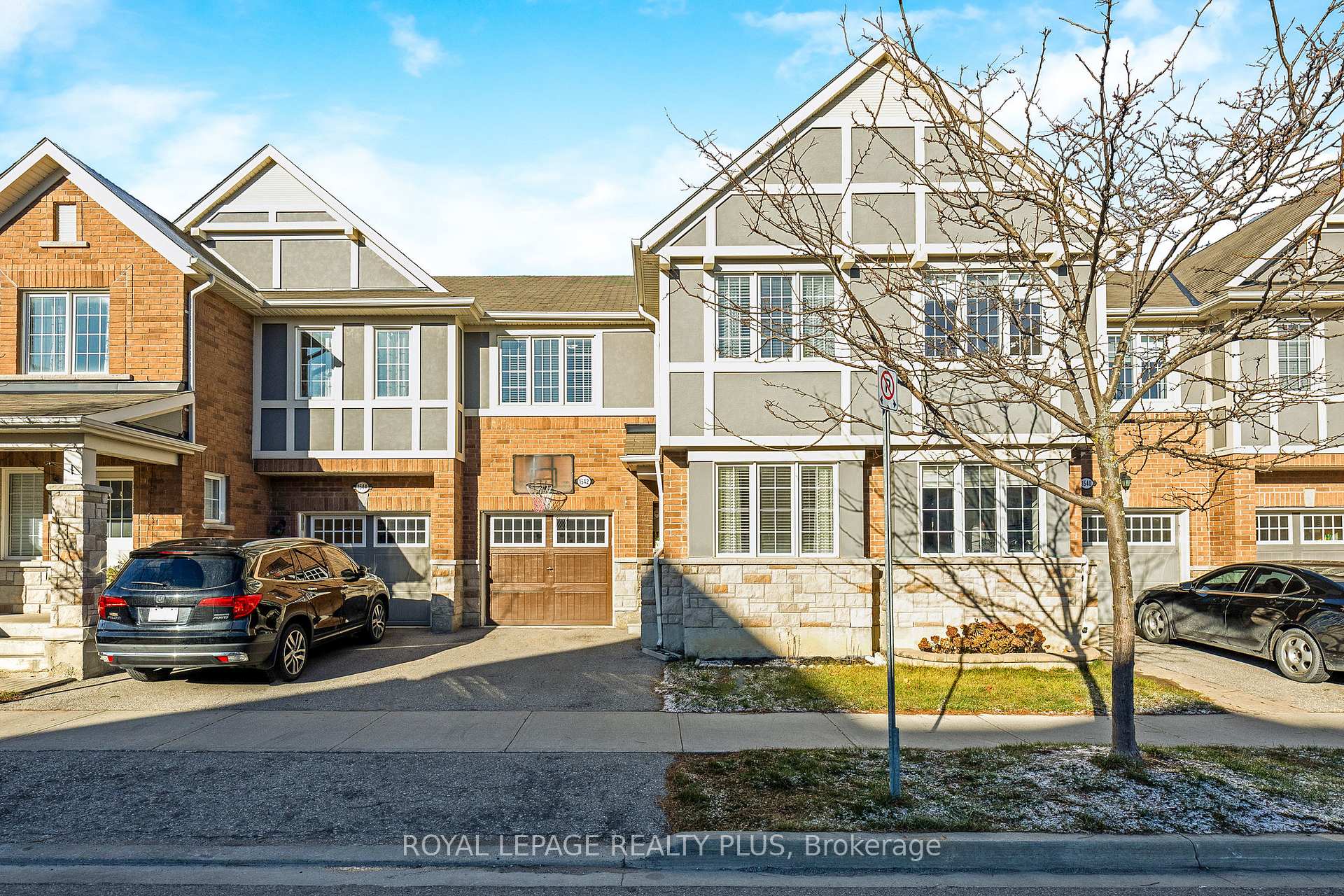 Front of 1542 Gainer Crescent