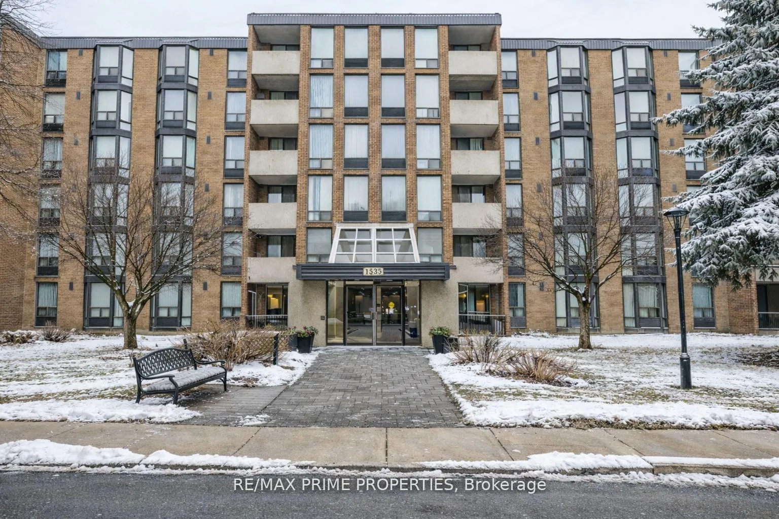 Photo 3 of Unit 302, 1535 Diefenbaker Court, Pickering, Town Centre — HOMEH