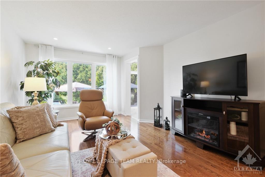 Photo 2 of 306 Statewood Drive, Ottawa, Kanata - Morgan's Grant/South March — HOMEH