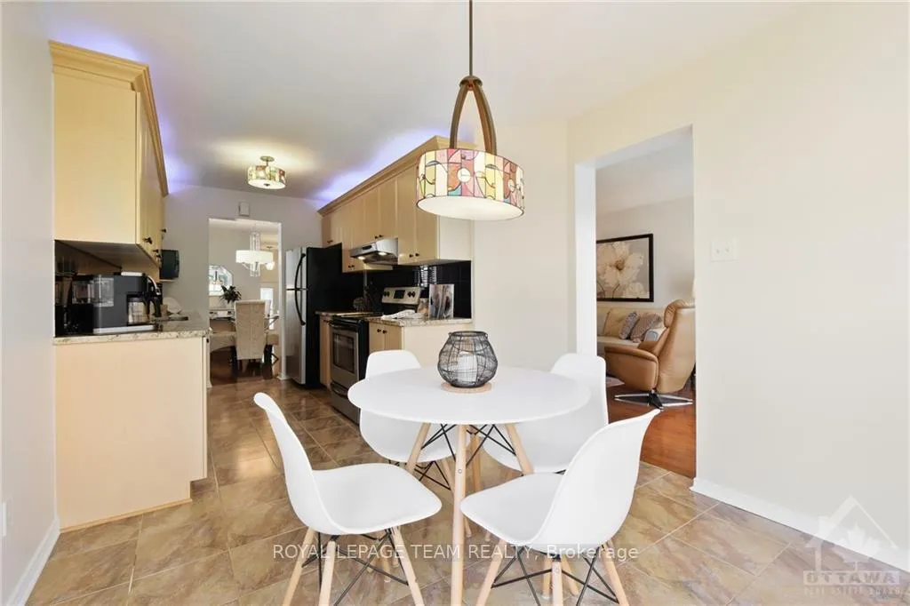 Photo 11 of 306 Statewood Drive, Ottawa, Kanata - Morgan's Grant/South March — HOMEH