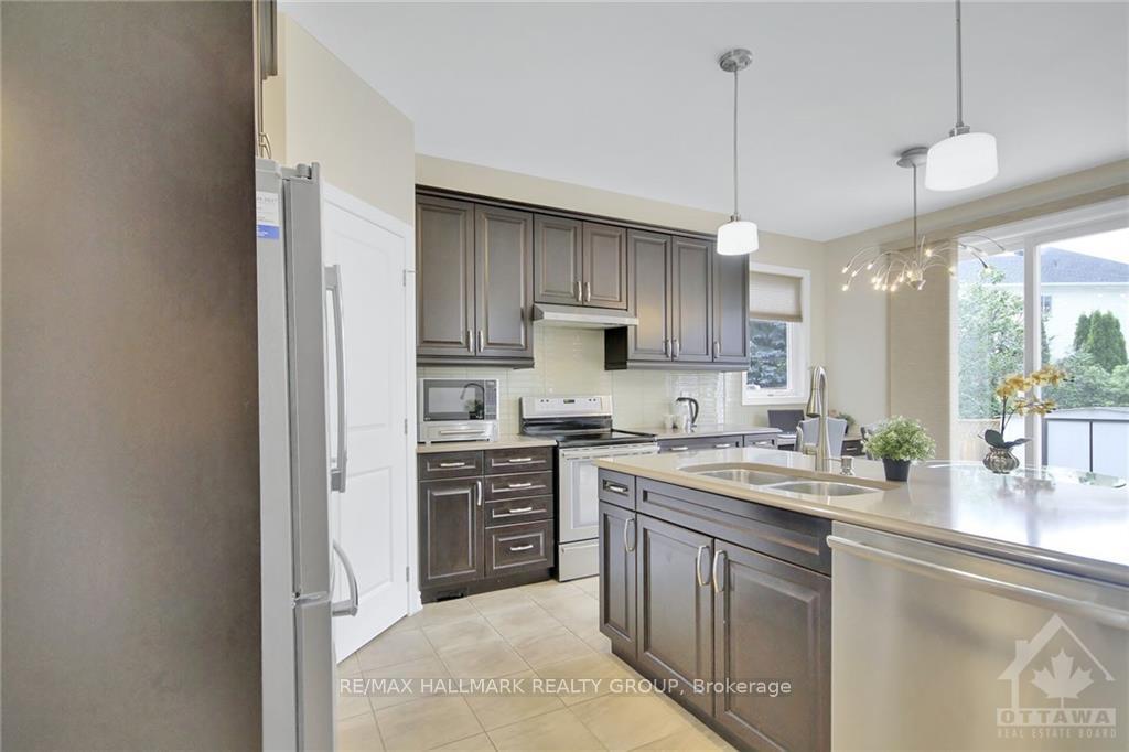 Photo 7 of 128 Lily Pond Street, Ottawa, Kanata - Emerald Meadows/Trailwest — HOMEH