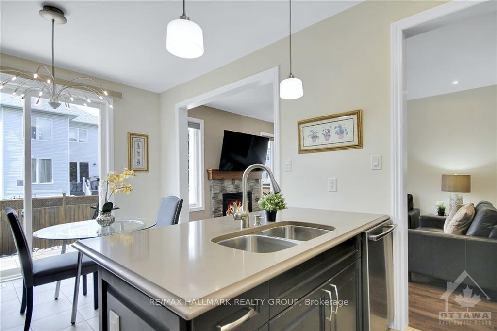 Photo 11 of 128 Lily Pond Street, Ottawa, Kanata - Emerald Meadows/Trailwest — HOMEH