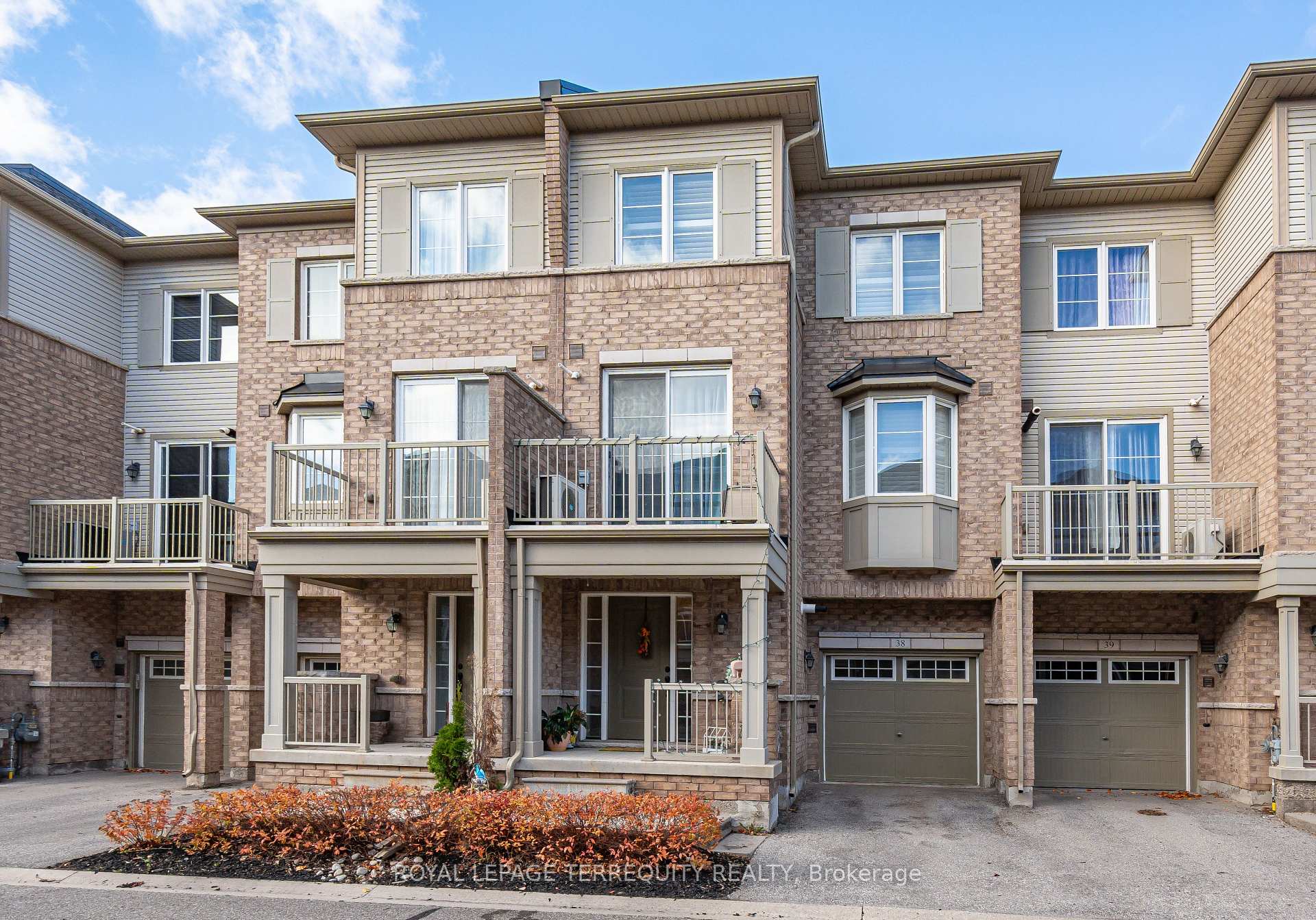 Photo 1 of Unit 38, 165 Hampshire Way, Milton, Dempsey — HOMEH
