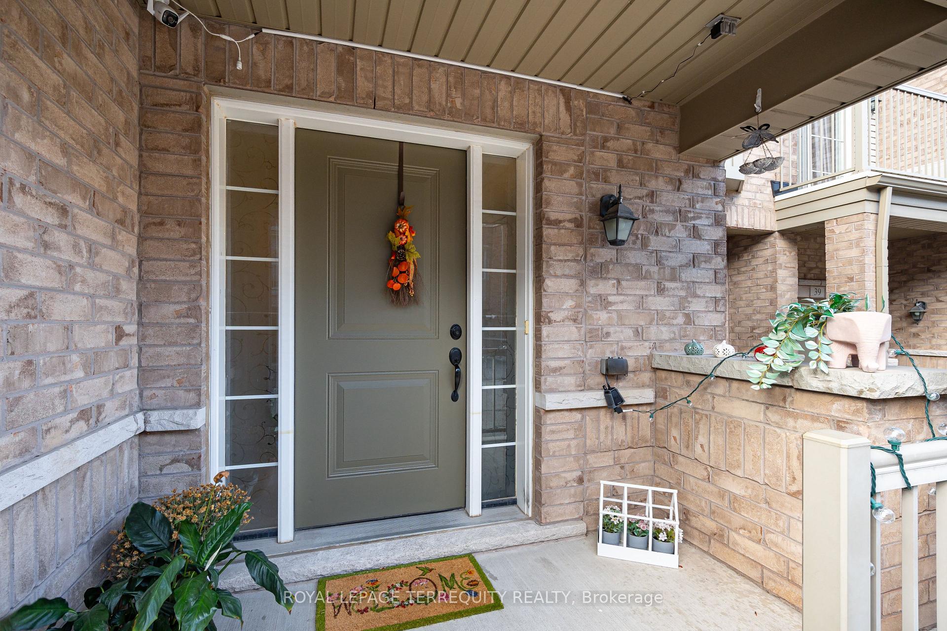 Photo 2 of Unit 38, 165 Hampshire Way, Milton, Dempsey — HOMEH