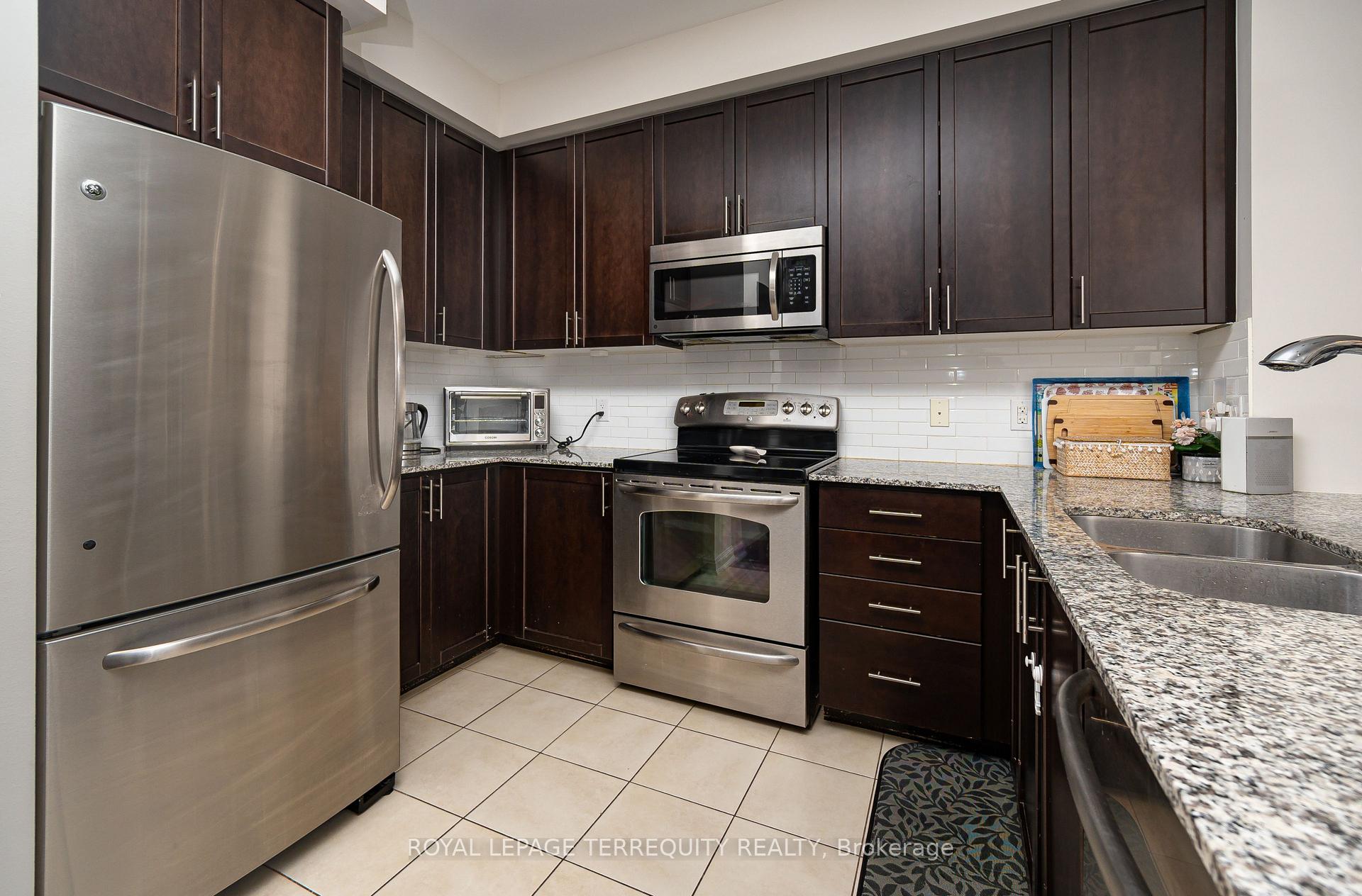 Photo 14 of Unit 38, 165 Hampshire Way, Milton, Dempsey — HOMEH