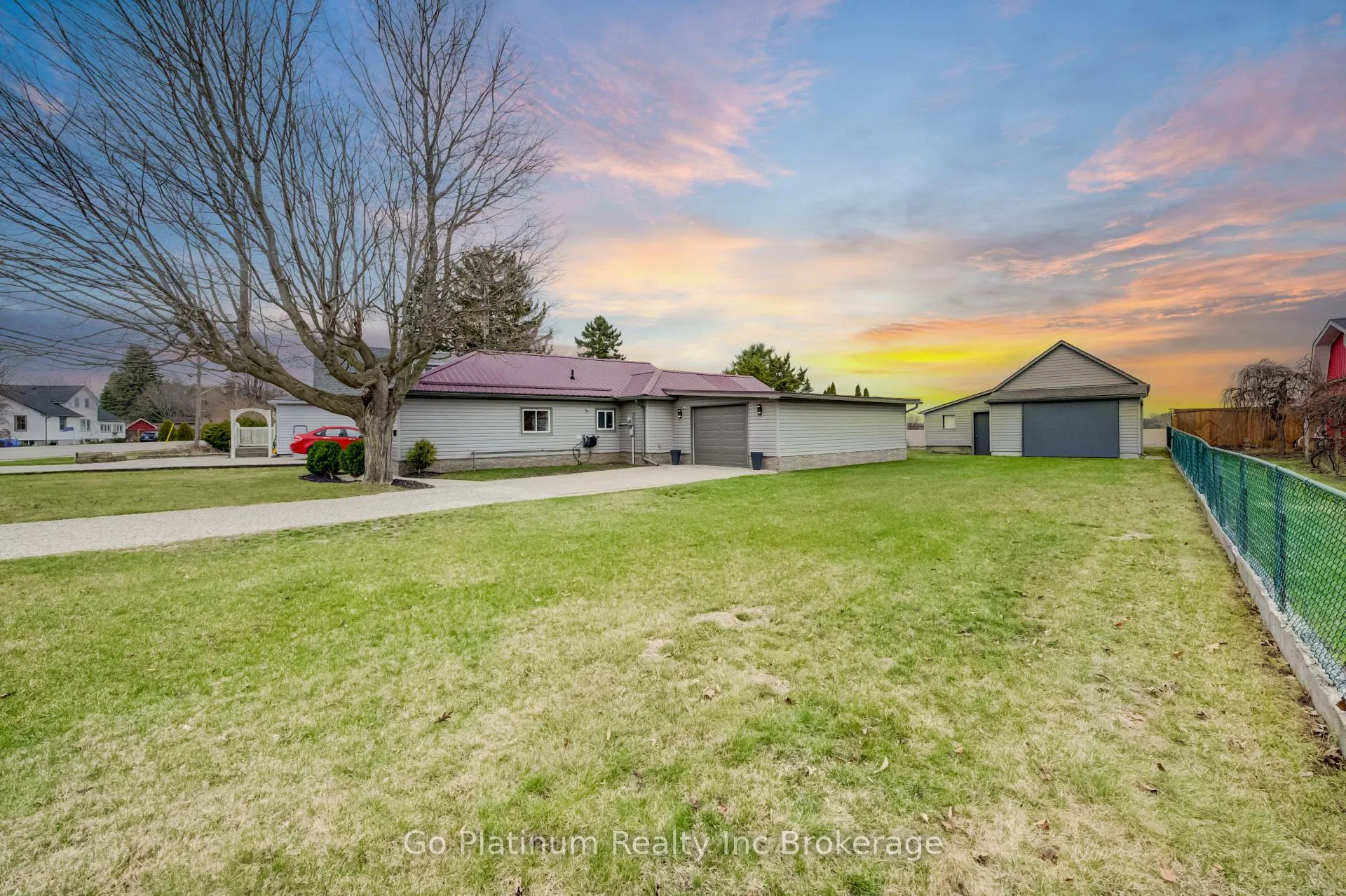 Photo 3 of 9028 Plank Road, Bayham, Straffordville — HOMEH