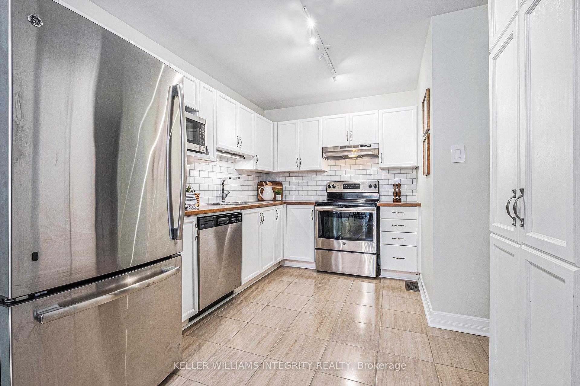 Photo 5 of 86 Cedarock Drive, Ottawa, Kanata - Bridlewood — HOMEH