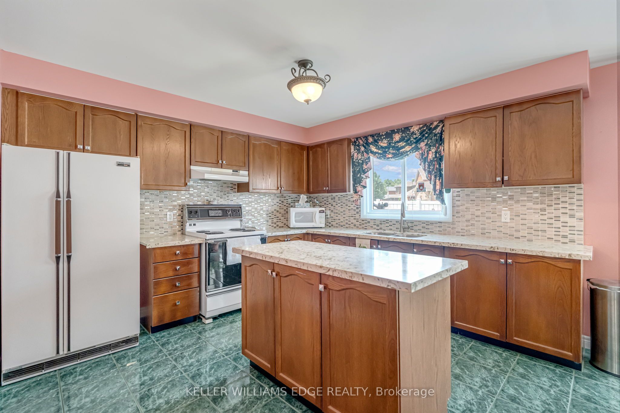 Photo 64 of 51 Corkett Drive, Brampton, Northwood Park — HOMEH