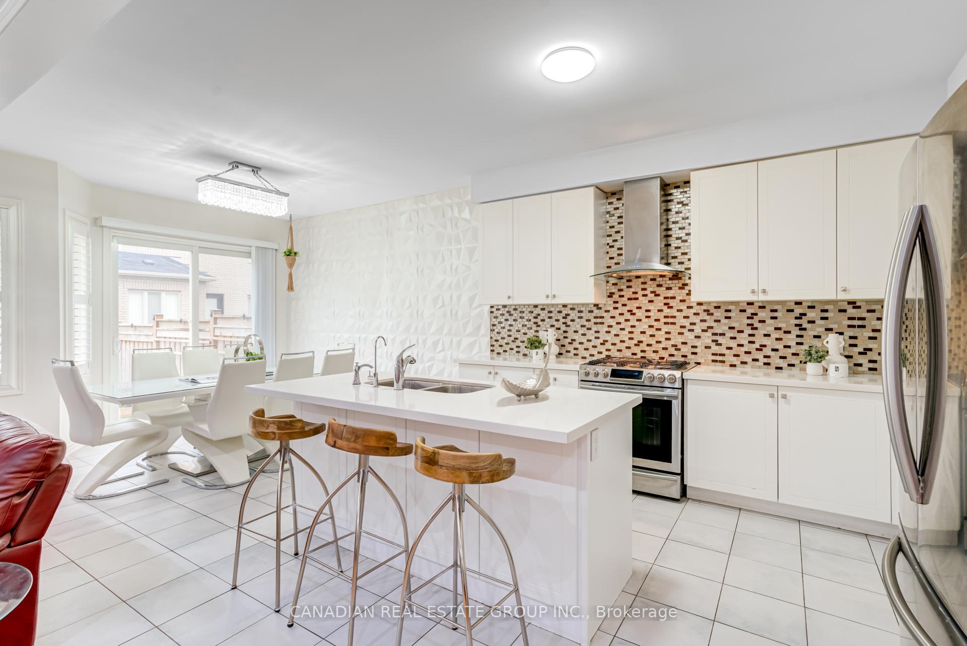 Photo 15 of 1485 Chretien Street, Milton, Ford — HOMEH