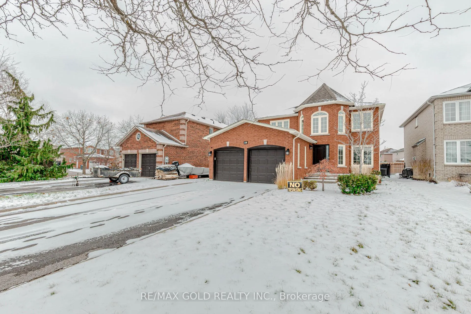 Photo 2 of 38 Esposito Drive, Caledon, Bolton East — HOMEH
