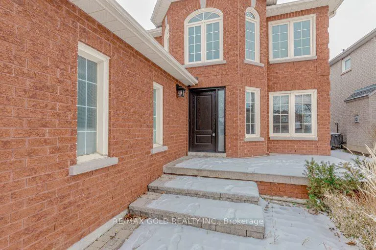 Photo 4 of 38 Esposito Drive, Caledon, Bolton East — HOMEH