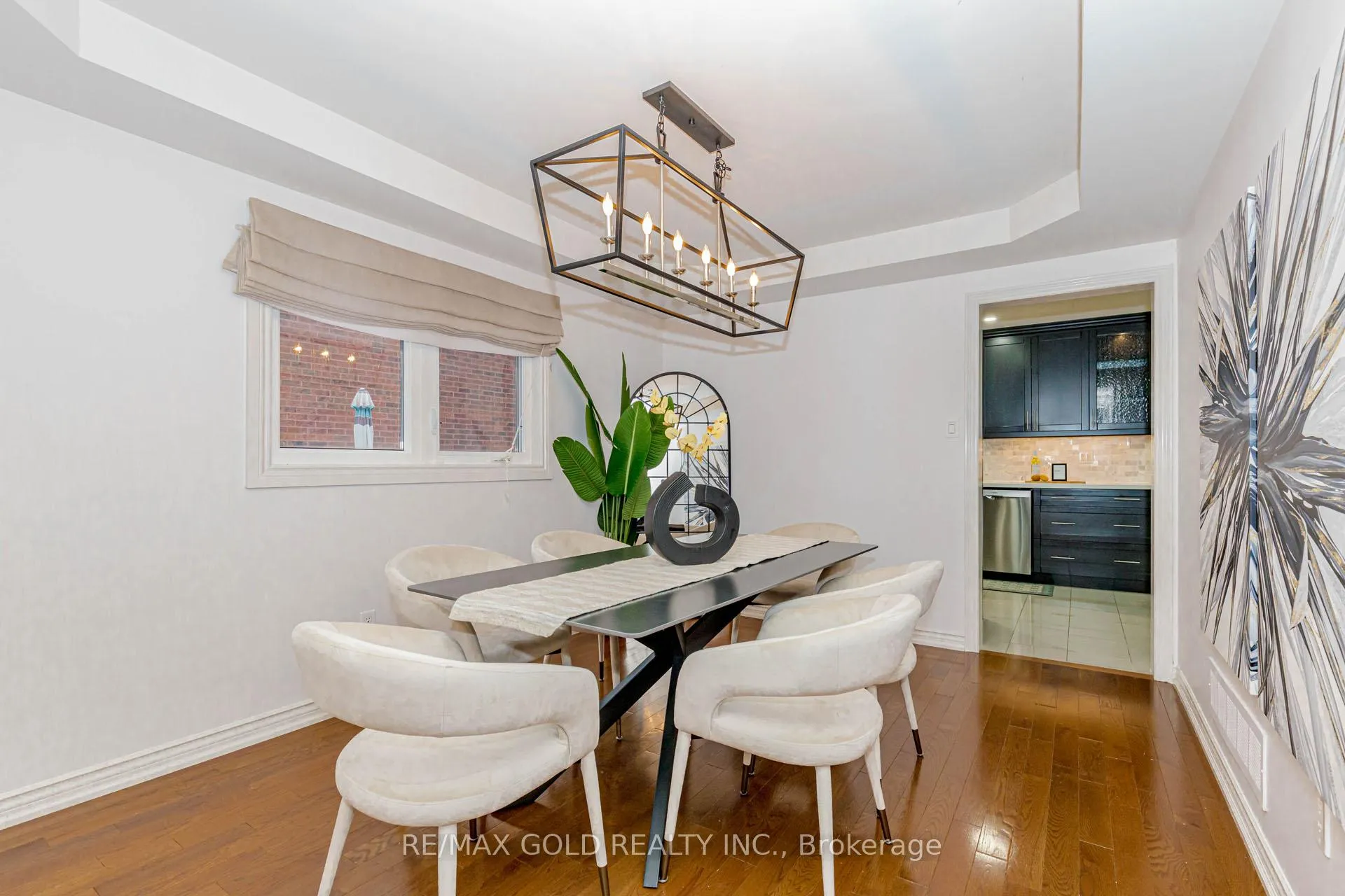 Photo 11 of 38 Esposito Drive, Caledon, Bolton East — HOMEH