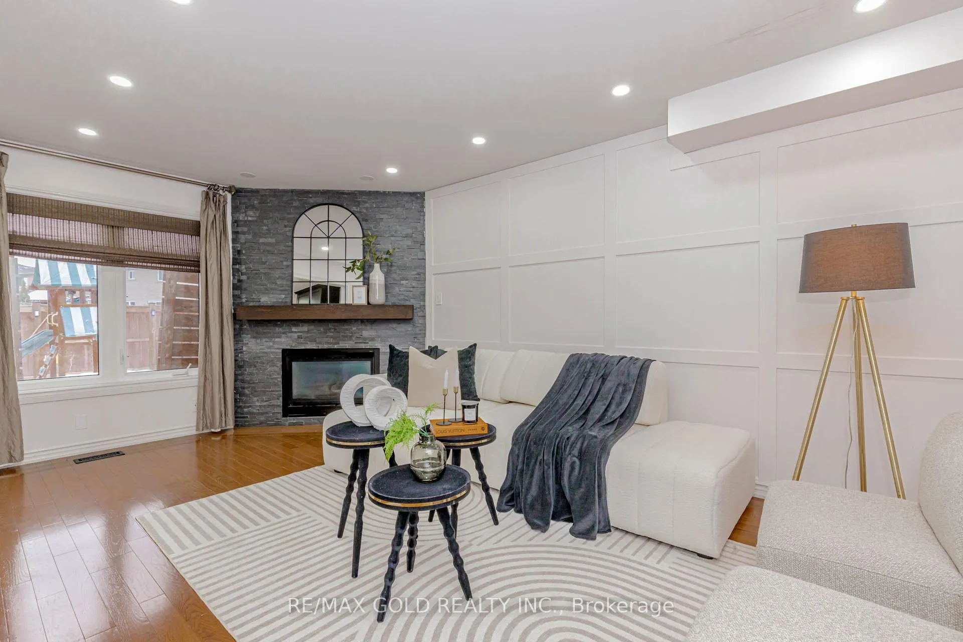 Photo 13 of 38 Esposito Drive, Caledon, Bolton East — HOMEH
